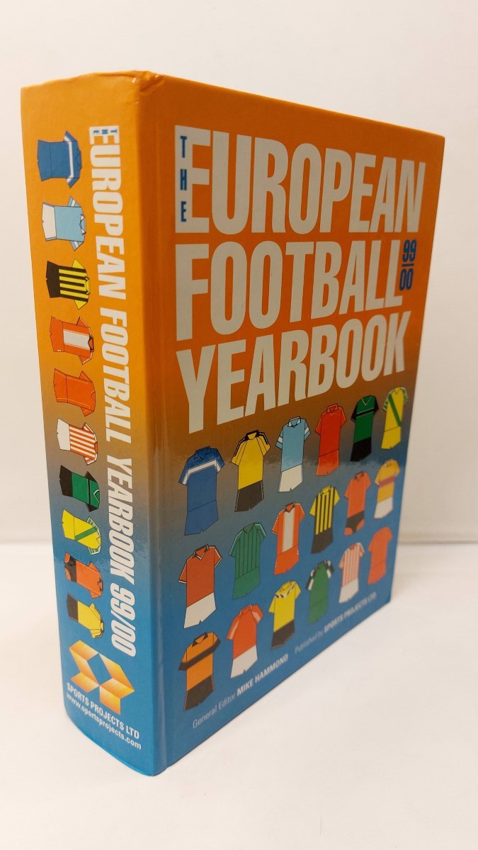MIKE HAMMOND - European Football Year Book 1999-2000