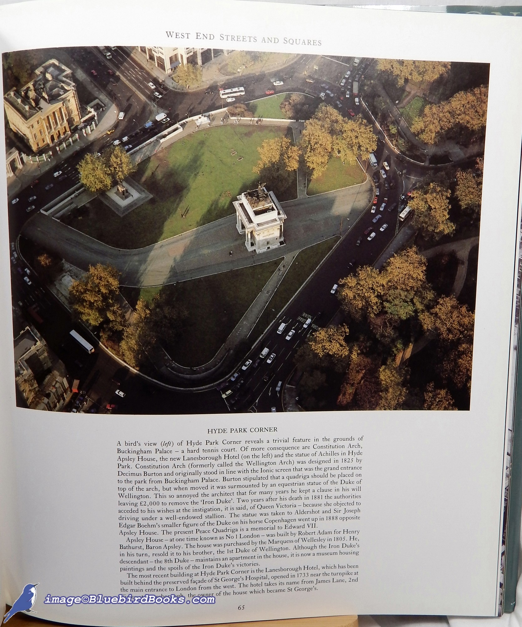 HAWKES, JASON (PHOTOGRAPHY); BARKER, FELIX (TEXT) - London from the Air