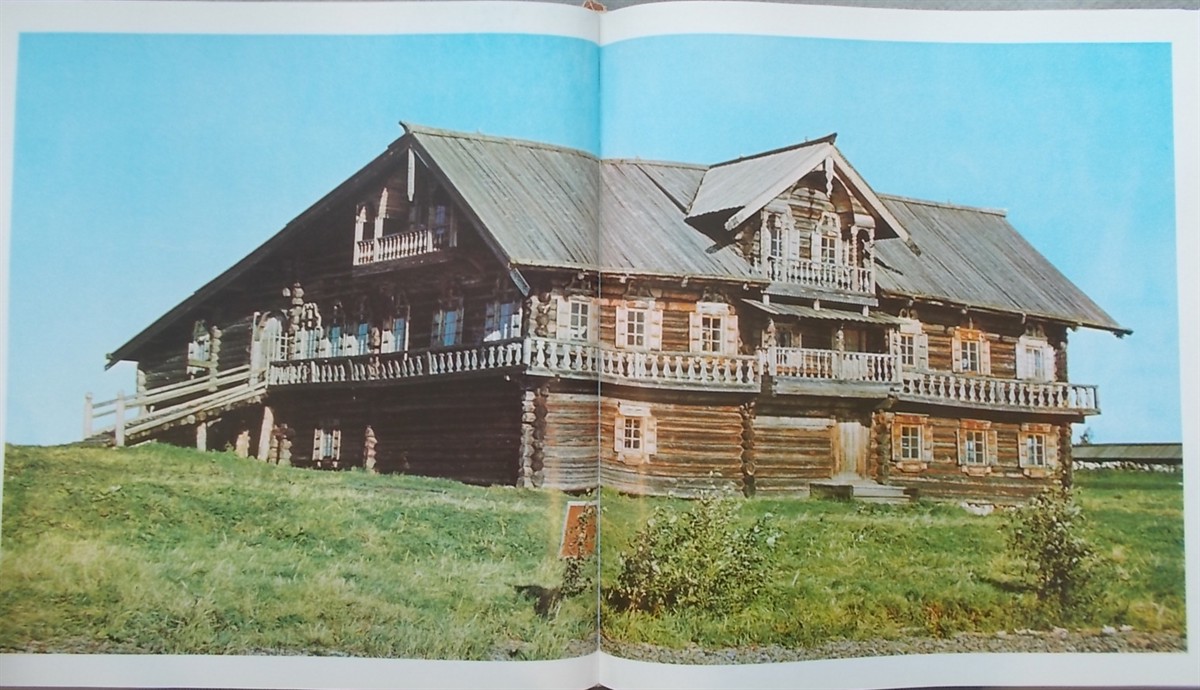Zaonezhye: Museum of Wooden Architecture in the Open Air (English, French and Russian Tri-Lingual Edition) [Zaonegie]