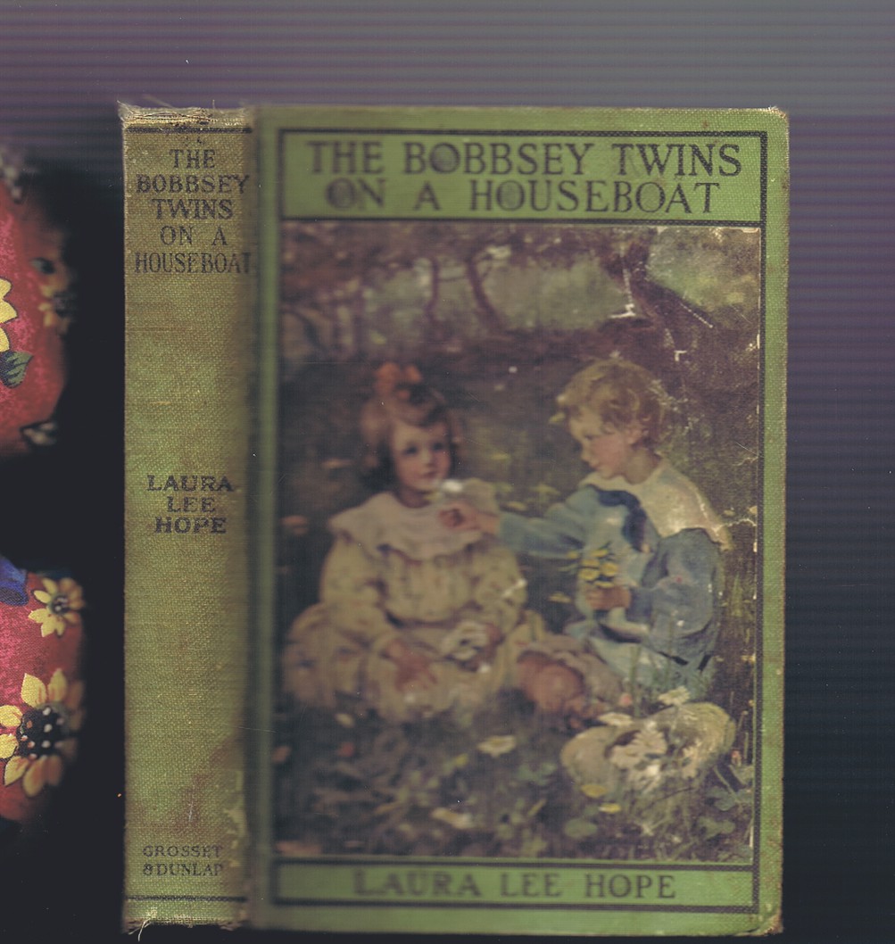HOPE, LAURA LEE - The Bobbsey Twins on a Houseboat