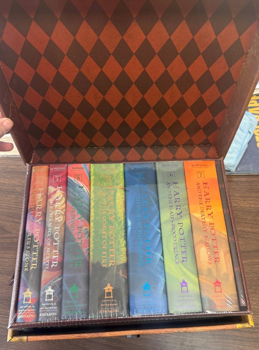 Harry Potter Hardcover Trunk Chest Boxed Set: Books 1-7