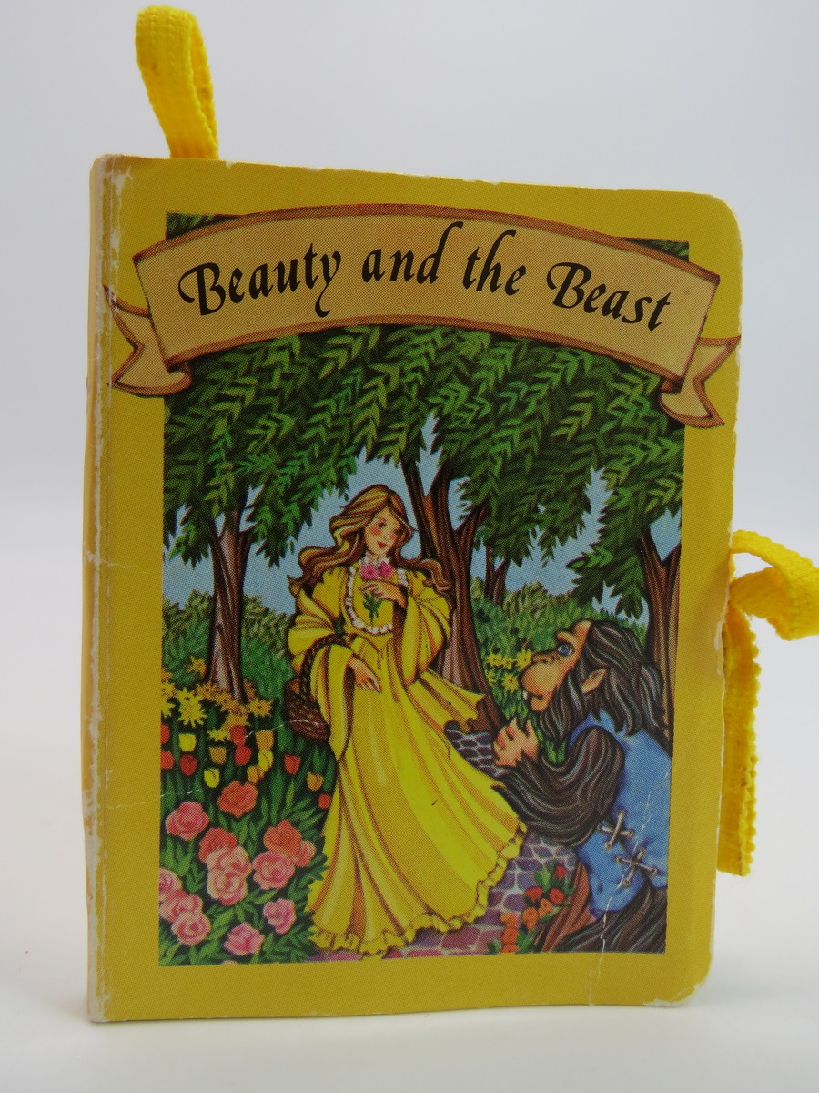 Image for BEAUTY AND THE BEAST (MACRO MINIATURE POP-UP BOOK)
