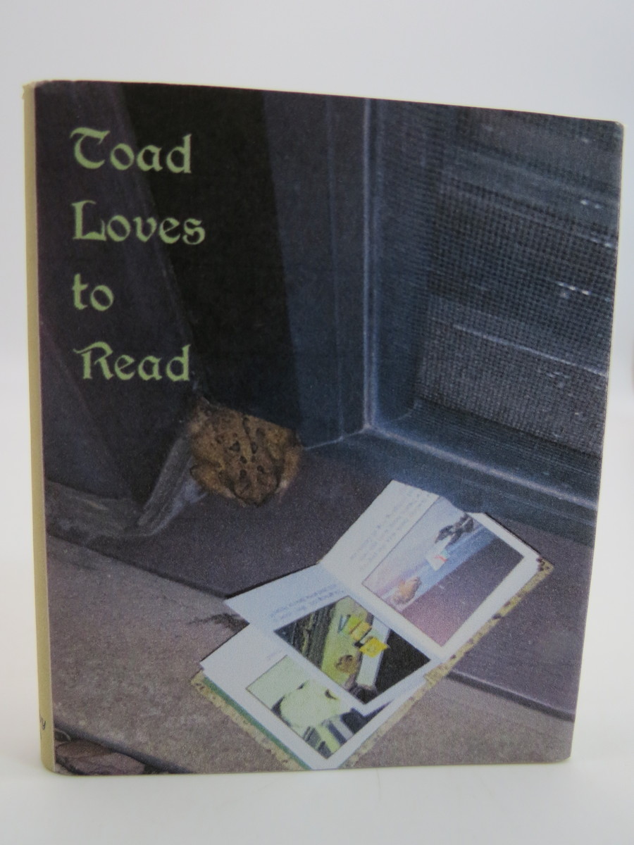 Image for TOAD LOVES TO READ (MINIATURE BOOK)