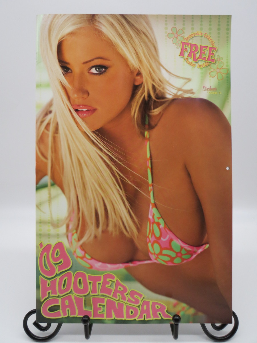 HOOTERS 2009 WALL CALENDAR HOOTERS 2009 WALL CALENDAR