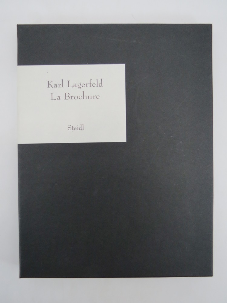 LA BROCHURE
