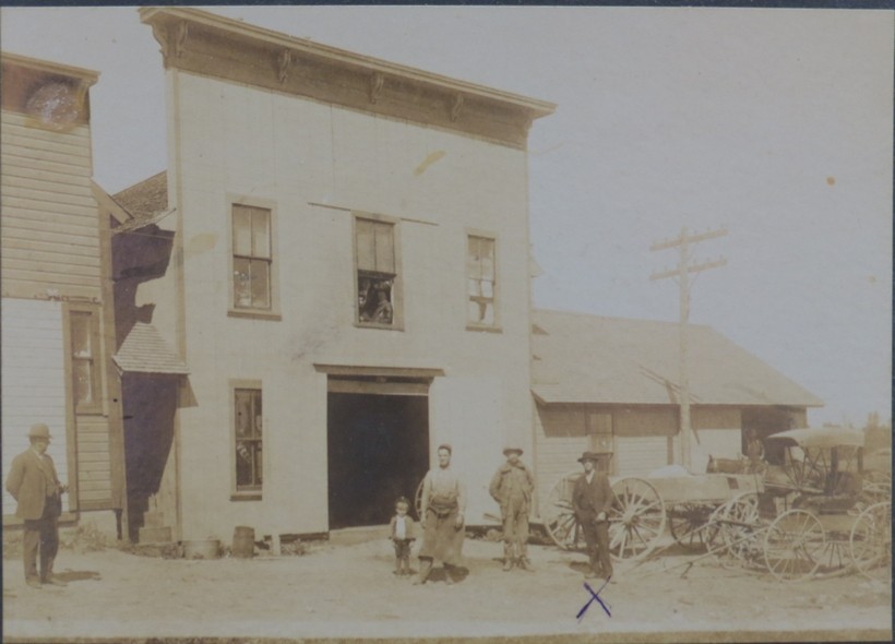 ANTIQUE CABINET CARD DILLINGHAM'S BLACKSMITH SHOP WITH J.C. WARD, CARRIAGES
