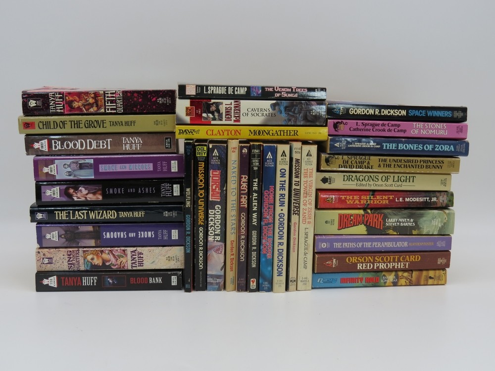 SCI-FI 32 BOOKS ALL SIGNED BY AUTHOR (MANY 