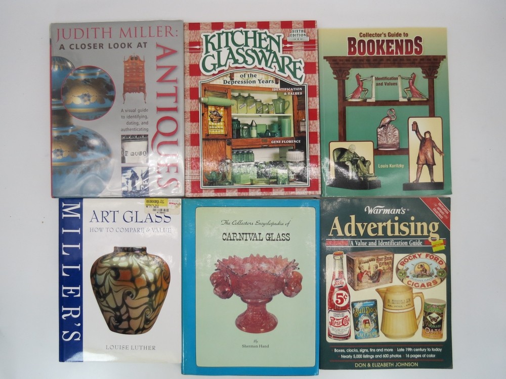 COLLECTION LOT OF 20 COLLECTOR GUIDES Steuben Glass, Tiffany, Arts & Crafts, Bookends, Watches, Art Glass, Golf, Carnival Glass, Advertising, Pens, Kitchen Glassware, Oriental Rugs