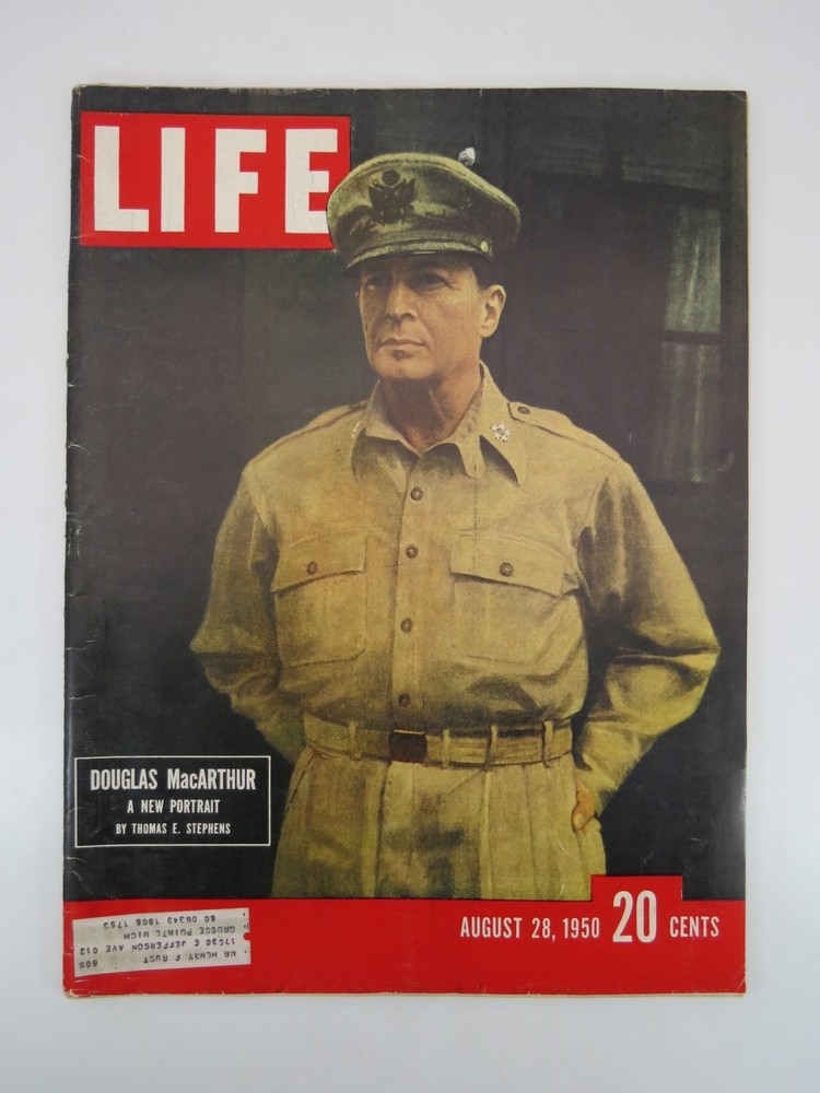 LIFE MAGAZINE, AUGUST 28, 1950 (DOUGLAS MACARTHUR A NEW PORTRAIT BY THOMAS E. STEPHENS COVER)