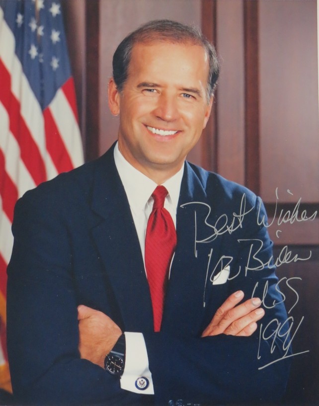 ORIGINAL SIGNED SENATOR (PRESIDENT) JOE BIDEN 1991 VINTAGE PHOTO