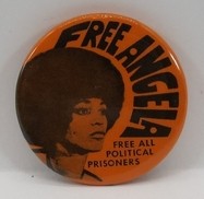 FREE ANGELA DAVIS ALL POLITICAL PRISONERS BLACK PANTHER 1970S BUTTON 1.75