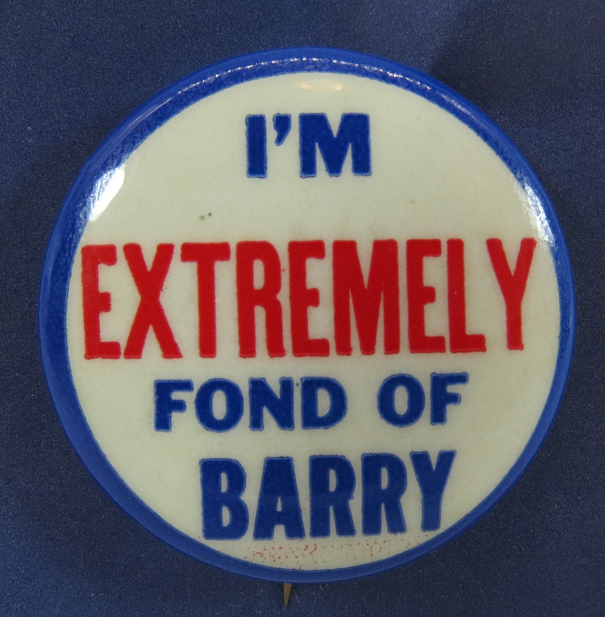 I'M EXTREMELY FOND OF BARRY GOLDWATER PRESIDENTIAL CAMPAIGN BUTTON 1.25