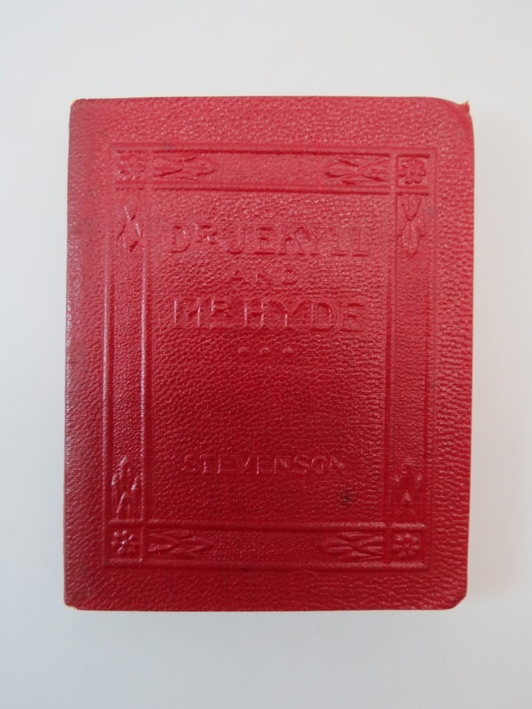 THE STRANGE CASE OF DR. JEKYLL AND MR. HYDE (MACRO MINIATURE BOOK)