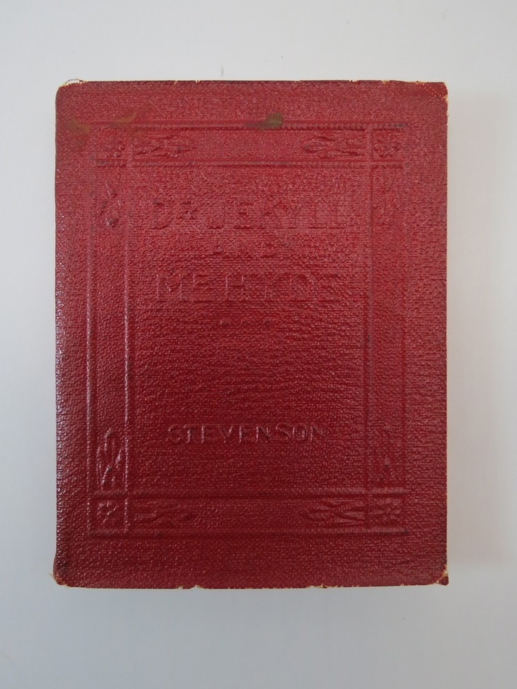 THE STRANGE CASE OF DR. JEKYLL AND MR. HYDE (MACRO MINIATURE BOOK)