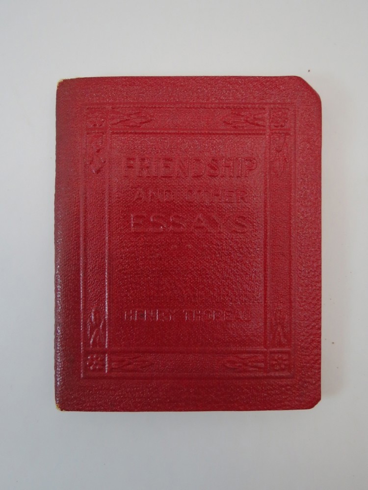 FRIENDSHIP AND OTHER ESSAYS (MACRO MINIATURE BOOK)