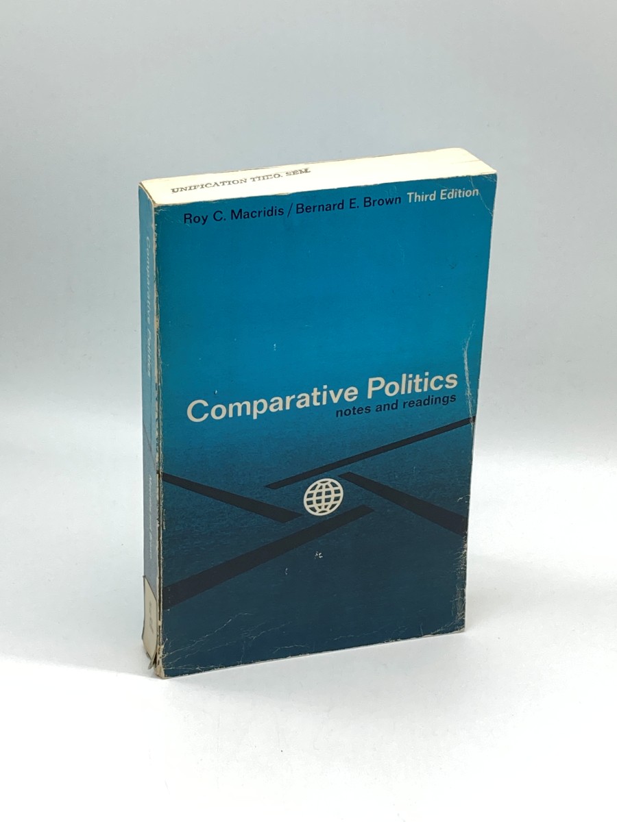 Image for Comparative Politics Notes and Readings Comparative Politics Notes and Readings