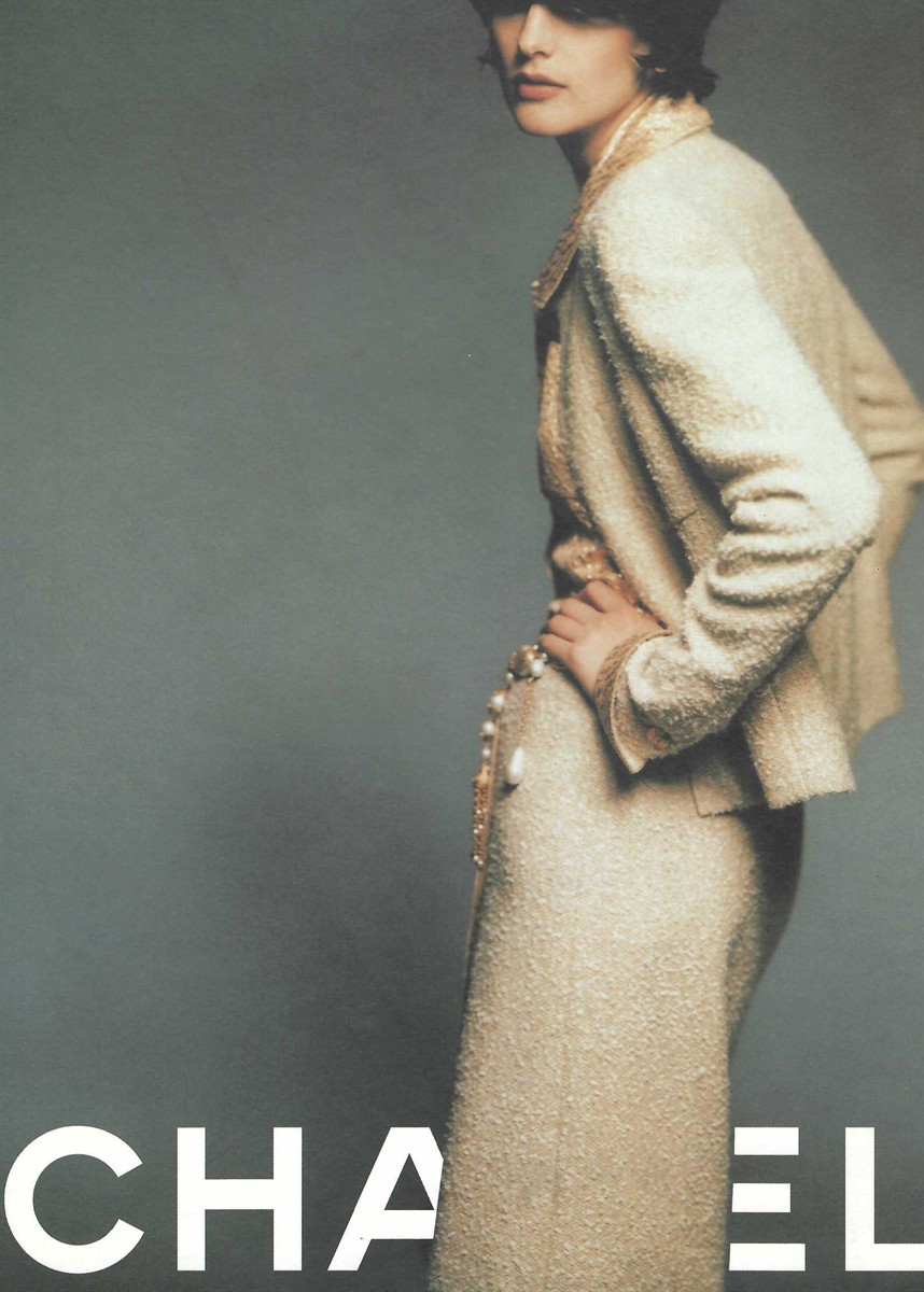 UNKNOWN - Chanel Boutique Automne-Hiver 1996-1997