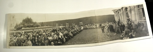 [EPHEMERA] [PAN-PACIFIC EXPOSITION] [SAN FRANCISCO, CA] - American Press Humorists Day Panorama Photograph Aug. 25th, 1915 Pan Pacific International Exposition