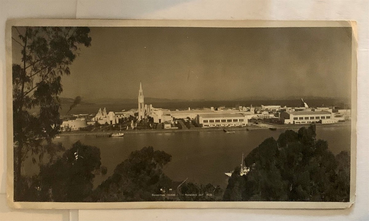 [EXPOSITION][SAN FRANCISCO, CA] [WORLD EXPOSITION] - Exposition Island - San Francisco Bay 1939