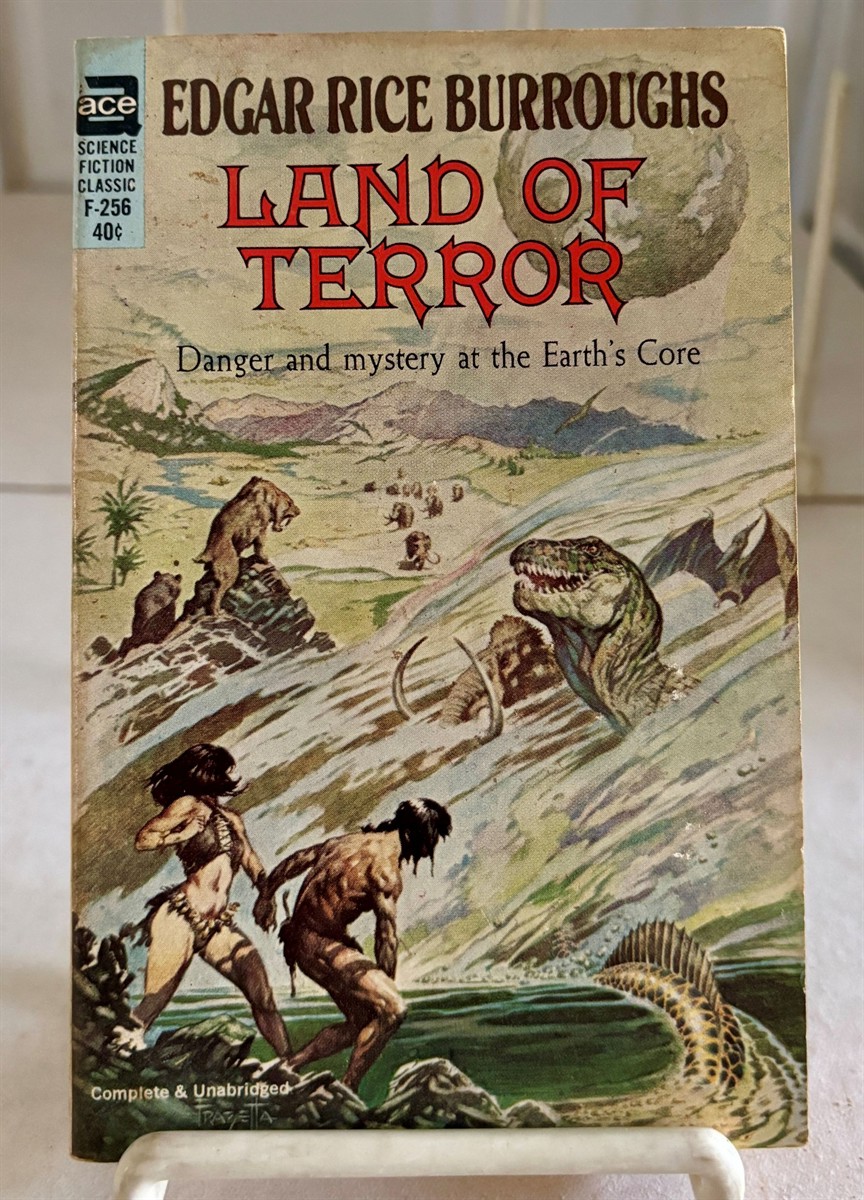 Land of Terror F-256 : Danger and Mystery At the Earth's Core