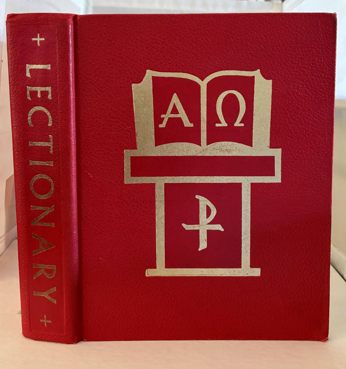 LECTIONARY for MASS (The Roman Missal) ; ENGLISH TRANSLATION APPROVED by the NATIONAL CONFERENCE of CATHOLIC BISHOPS and CONFIRMED by the APOLOSTOLIC SEE, with the NEW AMERICAN VERSION of SACRED SCRIPTURE from the ORIGINAL LANGUAGES MADE by the CATHOLIC BIBLICAL ASSOCIATION and SPONSORED by THE