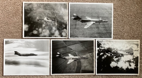 Lot of 5 Vintage Photographs of (unidentified) USAF Fighter Aircraft [B & W 8