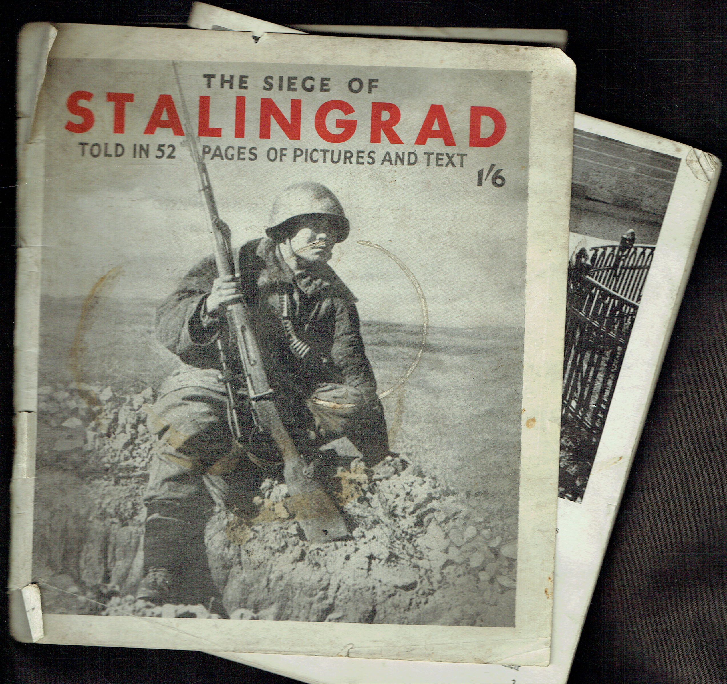 THE SIEGE OF STALINGRAD, TOLD IN 52 PAGES OF PICTURES AND TEXT