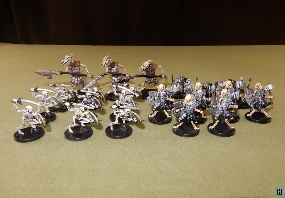 Skeletons x25 (Dungeons Dragons Miniatures) Skeletal Equiceph Gnoll Skeleton
